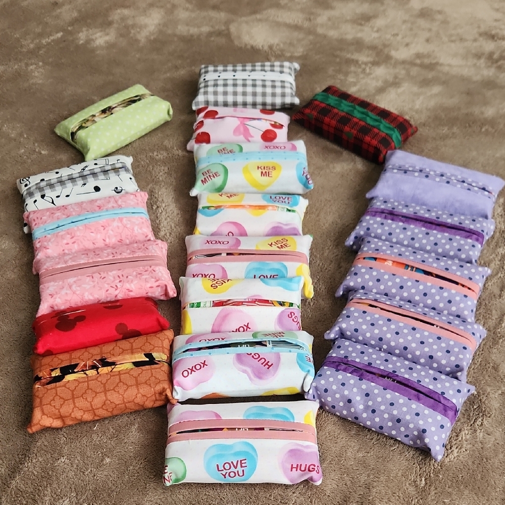 Vibrant  Tissue Pouch Collection